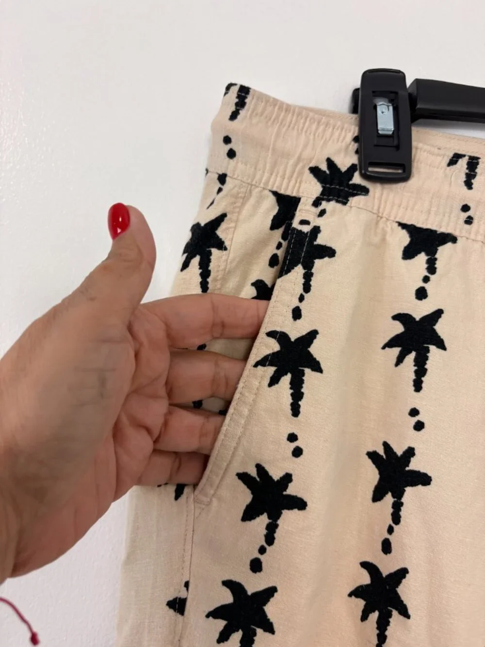 NWT Express Beige Black Palm Tree Linen Blend Drawstring Shorts Resort Size M